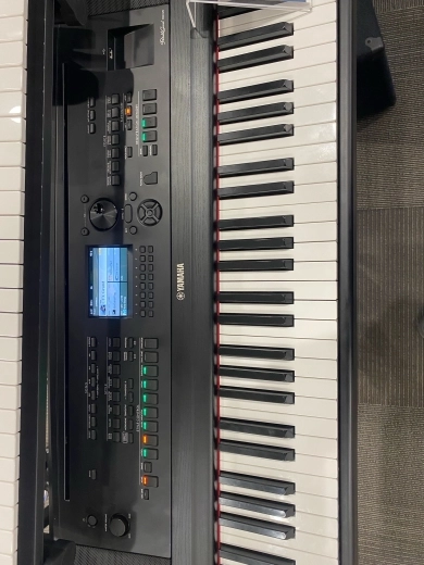Yamaha - DGX670 B 2
